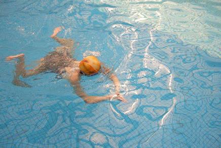 腰肌劳损腰部僵硬发紧是怎么回事,腰背发紧是强直还是腰肌劳损