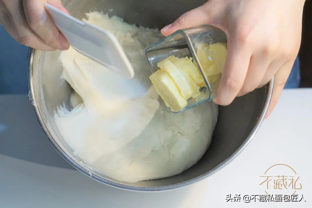 用什么黄油做面包最合适,哪种烘焙黄油做面包香