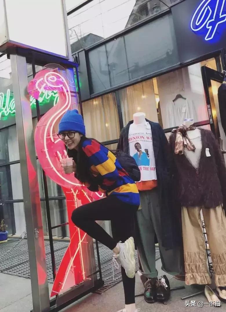 泫雅穿着粉色上衣走红,泫雅衣服ins