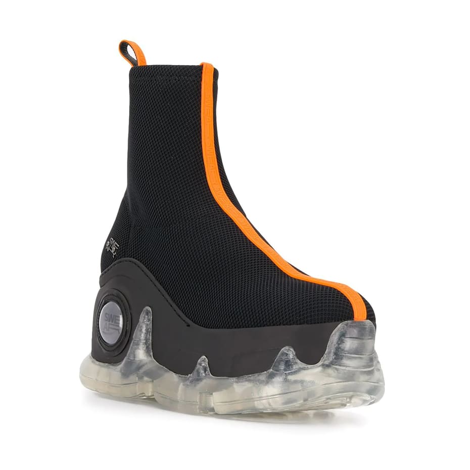 eightmonkeys品牌运动鞋男,脚肥的女生适合哪个品牌的运动鞋