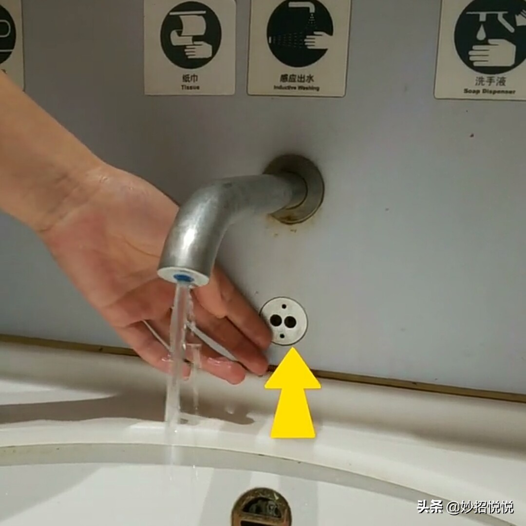 高铁的洗手水怎么开,高铁上面洗手水怎么放出来的
