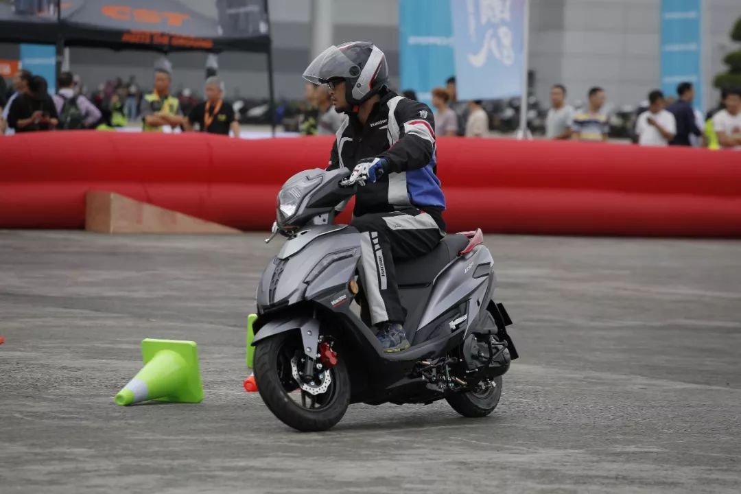 五羊本田神车,五羊本田雄帅150摩托车最新报价