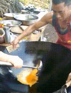 看了整整七分钟，他们最终还是上去了