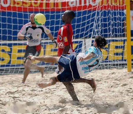 足球发展史带你了解,足球沙滩足球