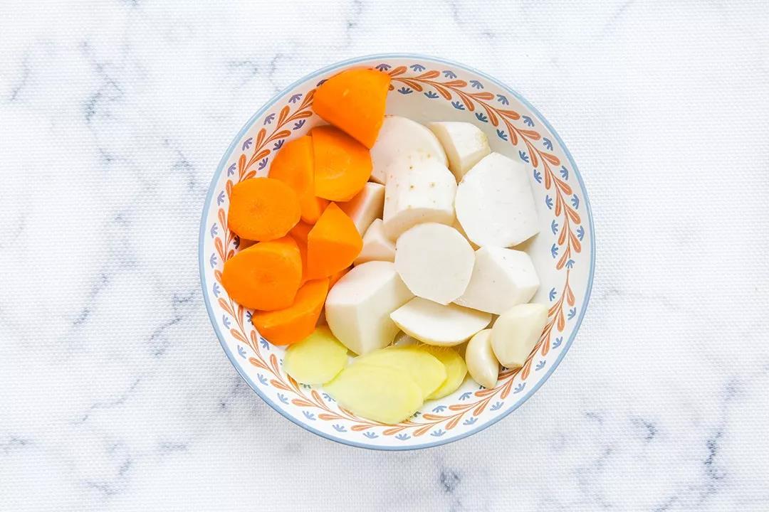 梭子蟹年糕煲做法大全家常,芋头火腿梭子蟹的做法大全