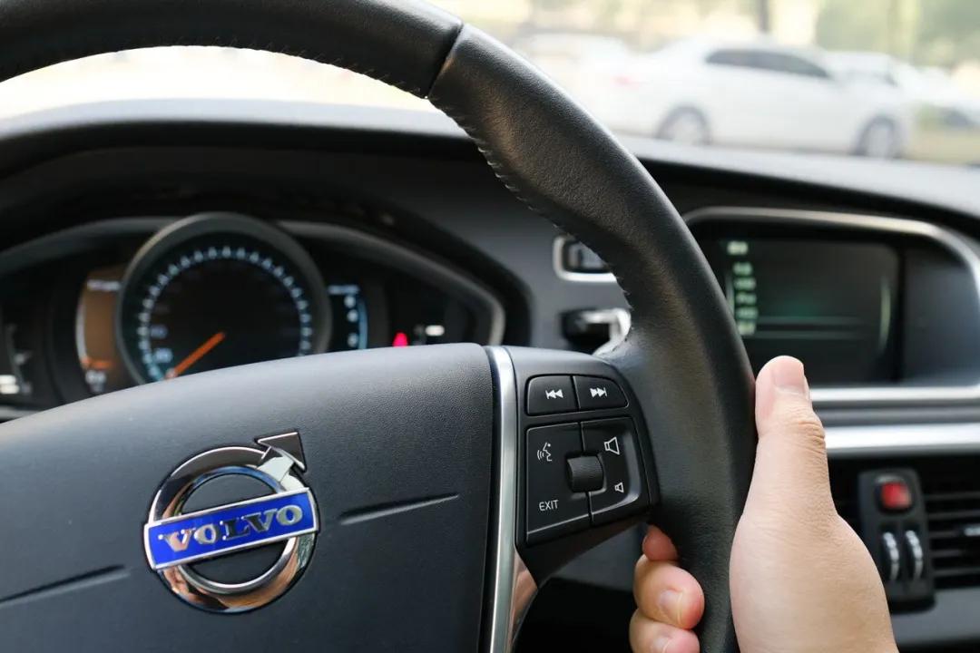 15款v40沃尔沃二手,二手沃尔沃v40多少钱