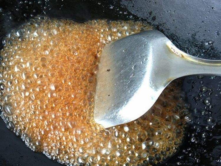 炒糖色白糖跟冰糖可以混合炒吗,冰糖炒糖色和白糖炒糖色的区别