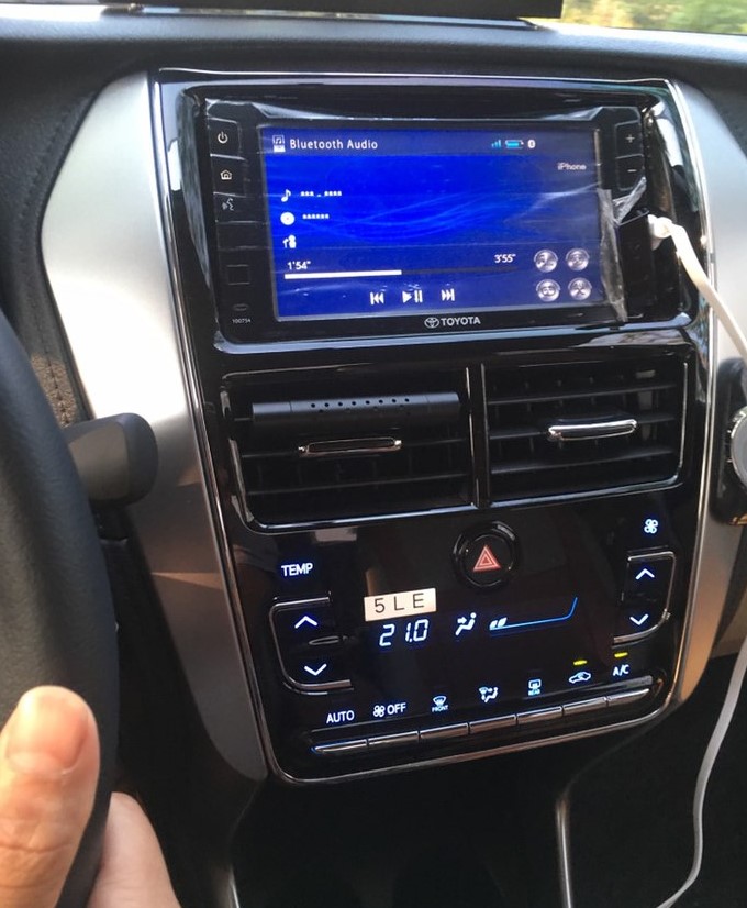 15款丰田威驰手动挡新车落地,丰田15万落地轿车