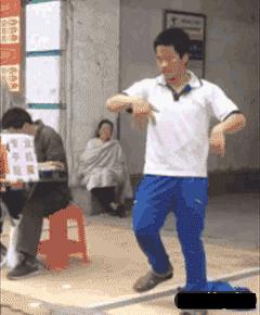 球不是这样踢滴搞笑图片,足球趣图搞笑图片