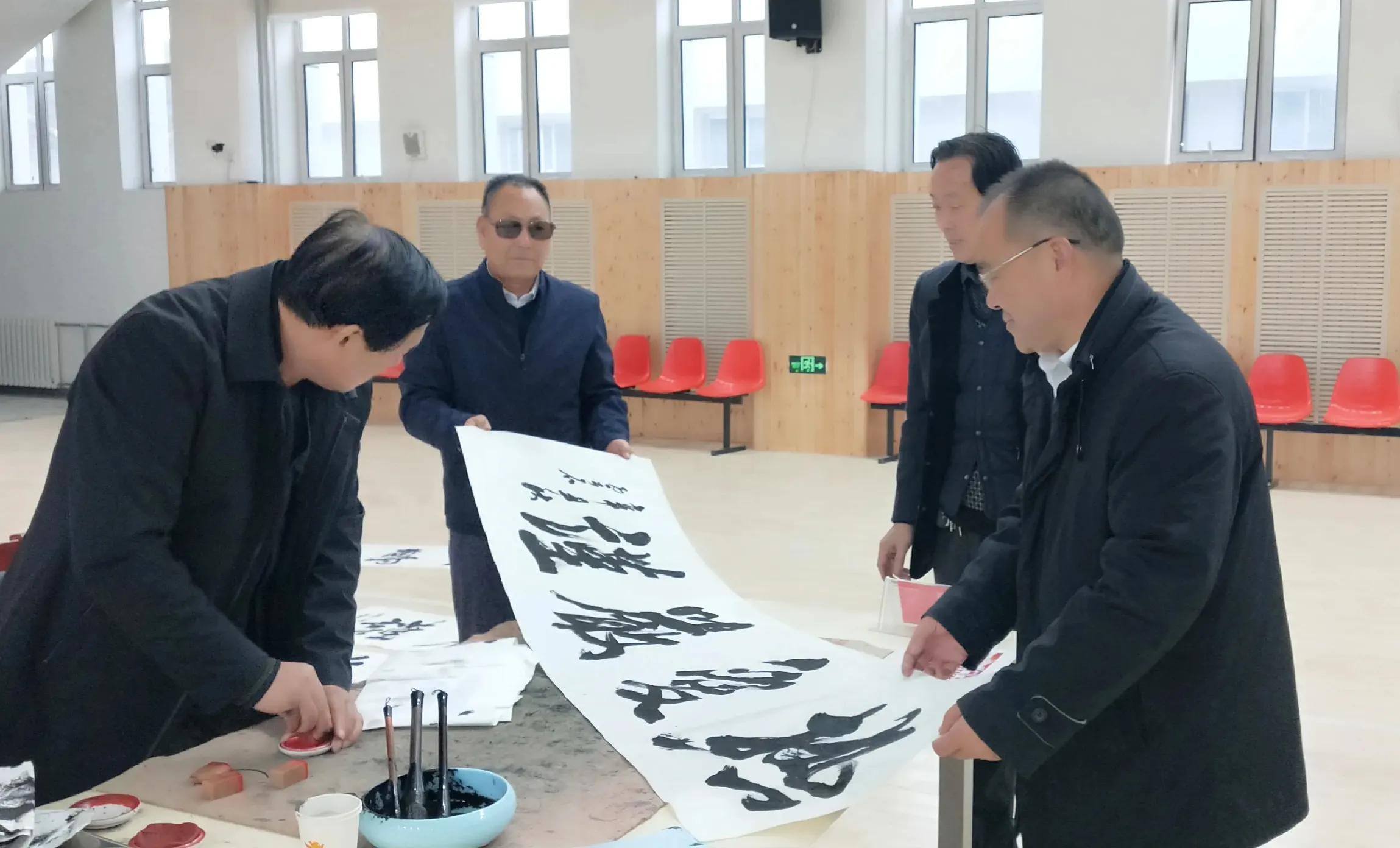 庆祝建党100周年师生书画展,麦积区庆祝建党100周年书画展开展