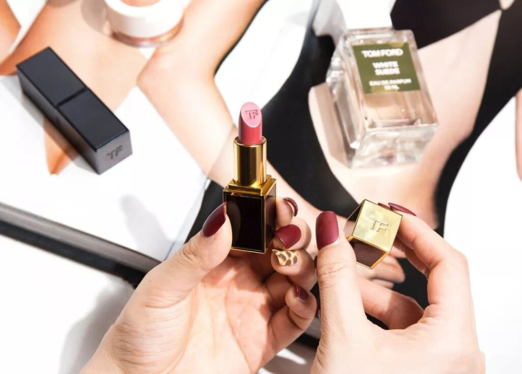 tf15和16哪个更显白,tf口红显白