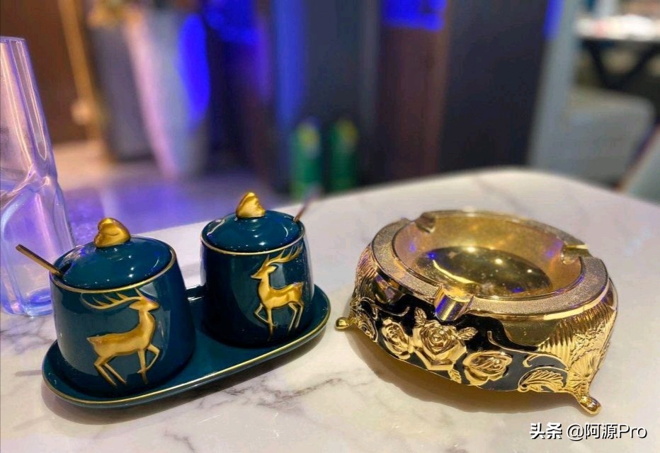 哈尔滨有上百家串店，凭什么他家天天排队，好像吃串不要钱似的！