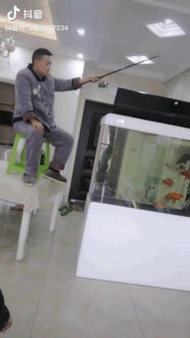 心态崩了，我的健身教练追到抖音上来了