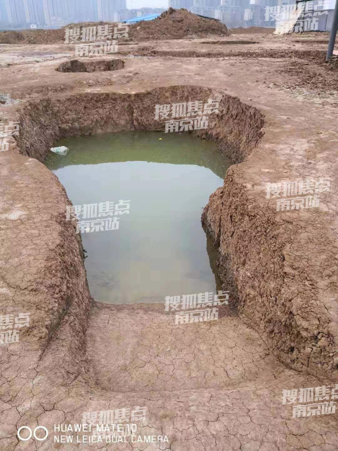 鍗椾含鏉挎ˉ宸ュ湴鍙ゅ,鍛ㄥ彛浜屾澘妗ュ彂鐜颁簡鍙ゅ