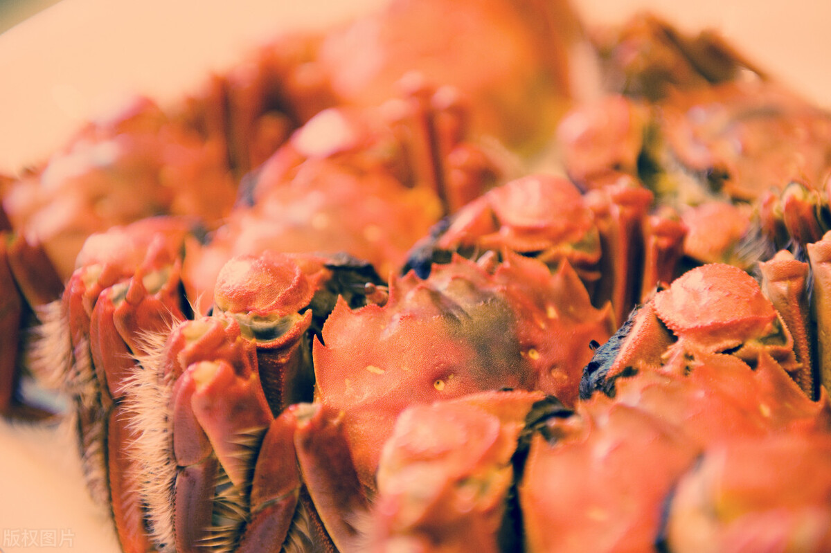 网红餐厅被爆隔夜死蟹,网红餐厅死蟹