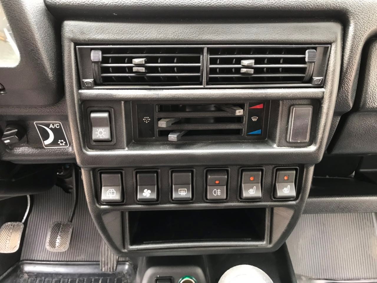 16款拉达尼瓦越野车,俄罗斯进口拉达尼瓦越野车