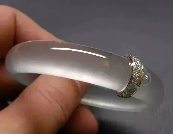 玉碎了不要随意处理,尤其这三种