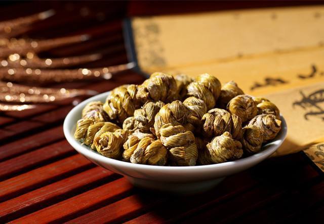 长在石头上的石斛,可以种石头上的石斛有哪些品种