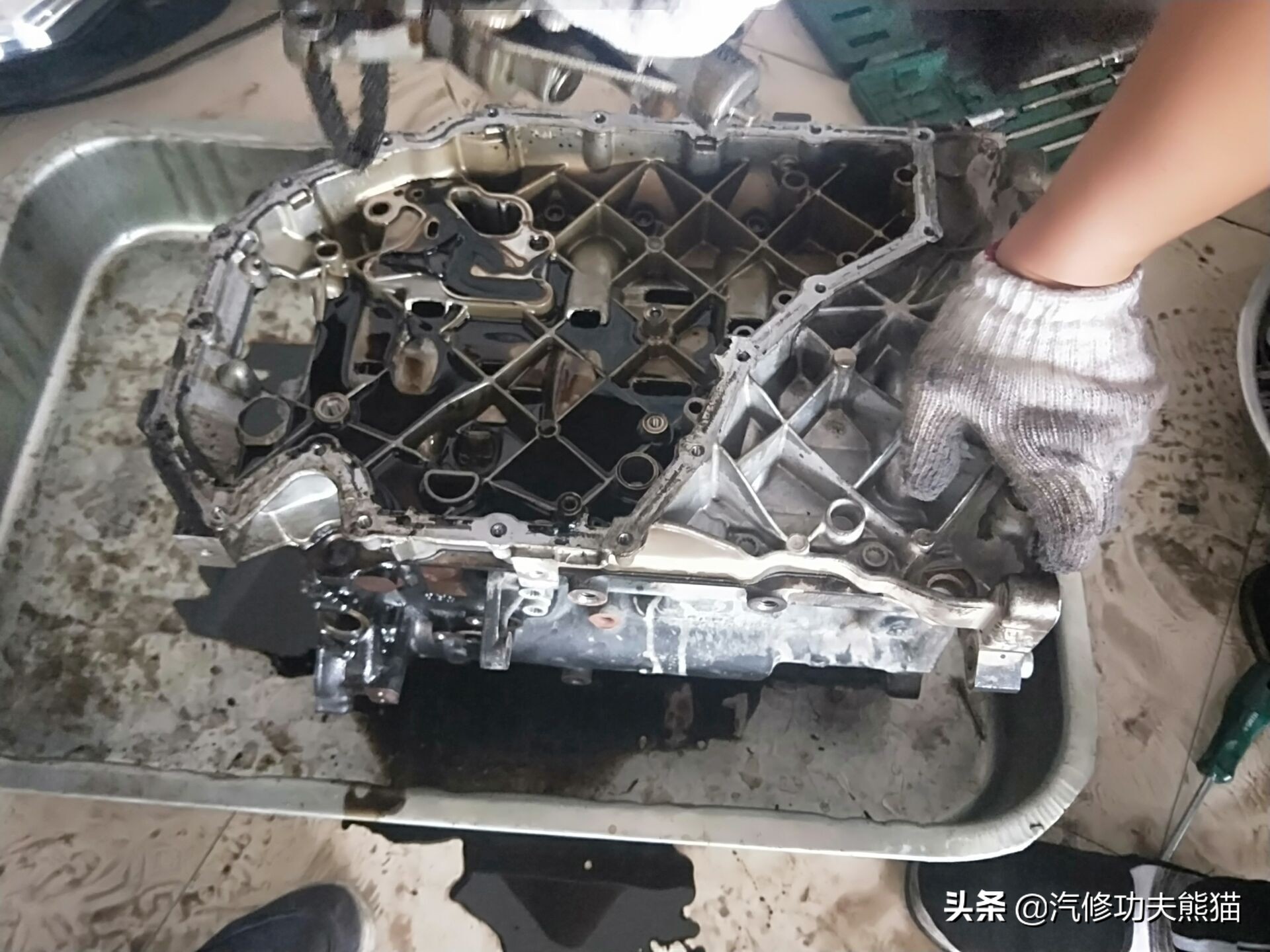 07年奥迪a6轻微烧机油怎么解决,奥迪2007款a6烧机油的原因