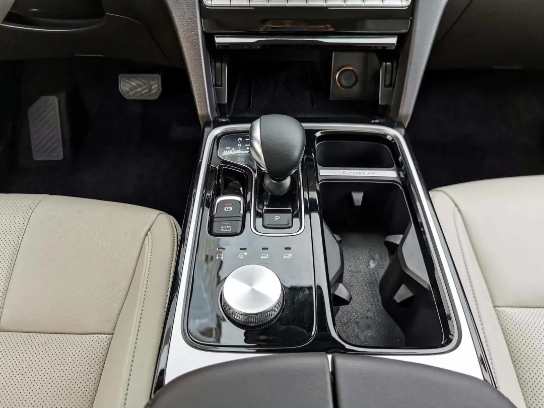 试驾传祺gs8最新款,最新款广汽传祺gs8试驾视频