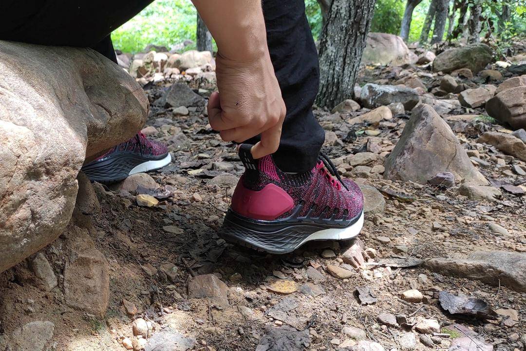 米家运动鞋4代和3代有什么区别,米家云弹运动鞋