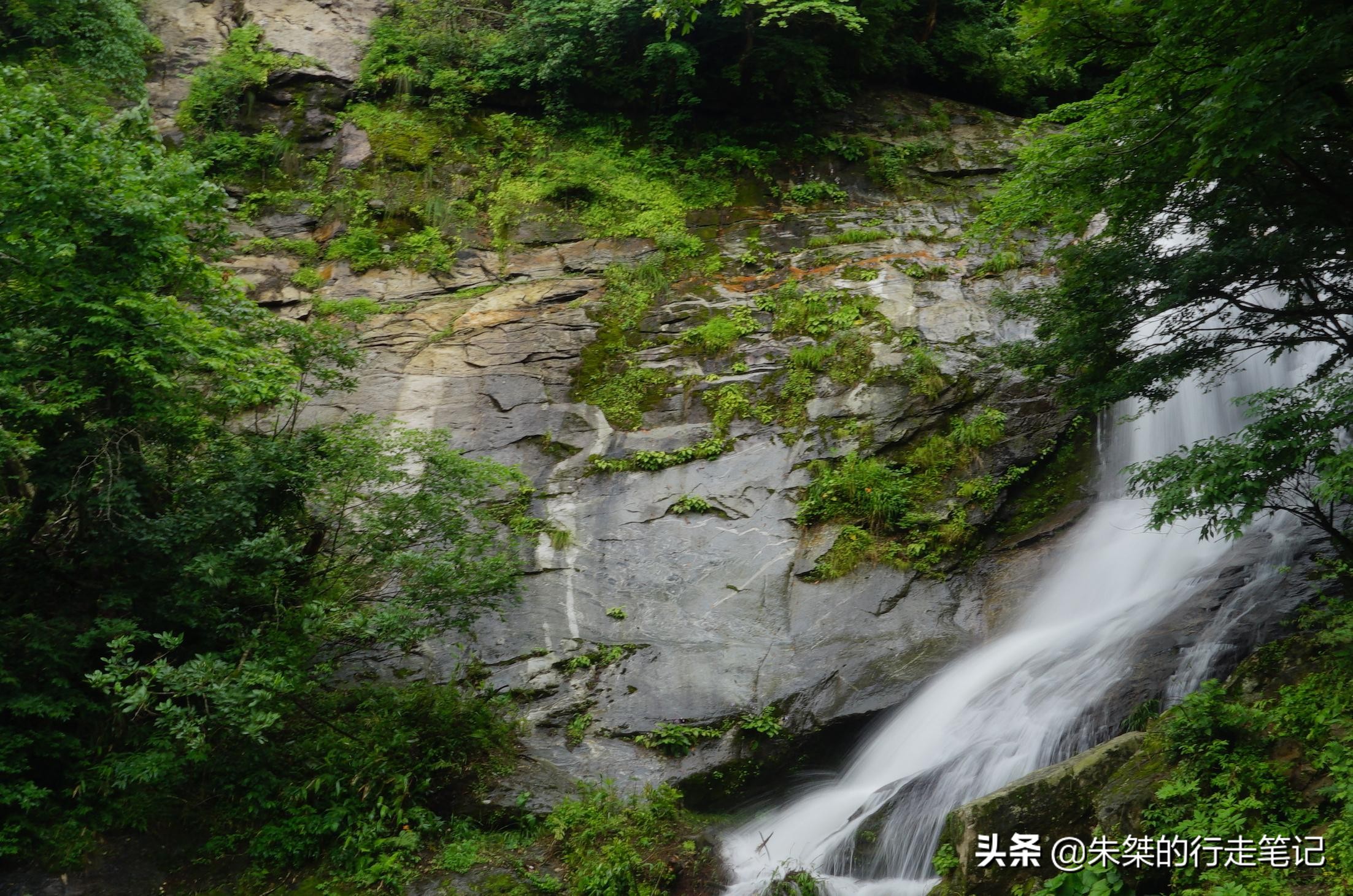 大别山里天堂寨风光秀丽,巍峨壮丽的大别山