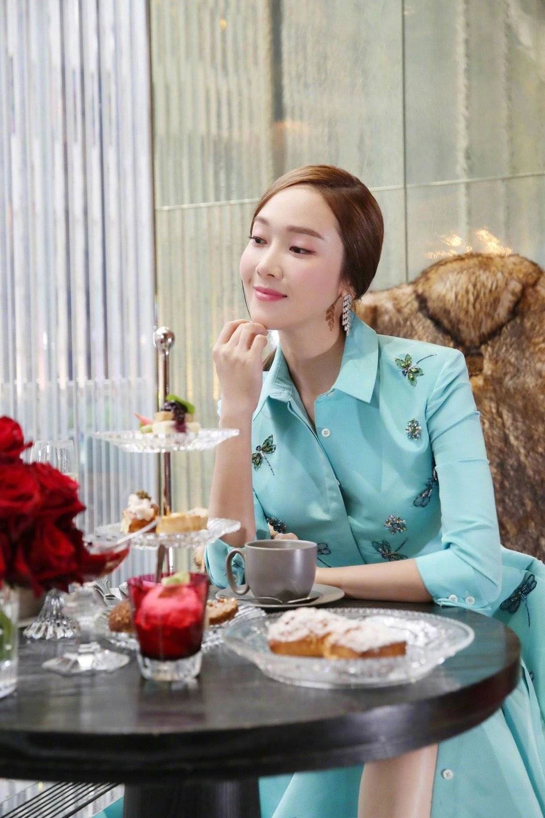 郑秀妍白裤子怎么搭配,郑秀妍白色裤子搭配