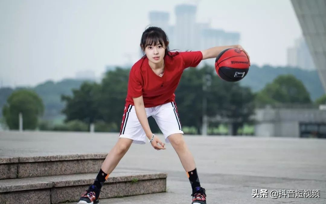 想运动又嫌太枯燥?在抖音,他们为你解锁一万种好玩的运动姿势