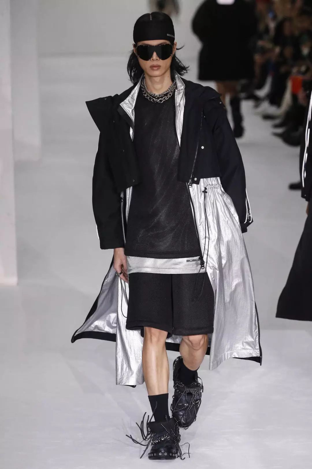 波司登羽绒时装周,波司登伦敦时装周中国红