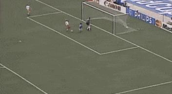 荷兰队和巴西对攻,94年世界杯荷兰比赛