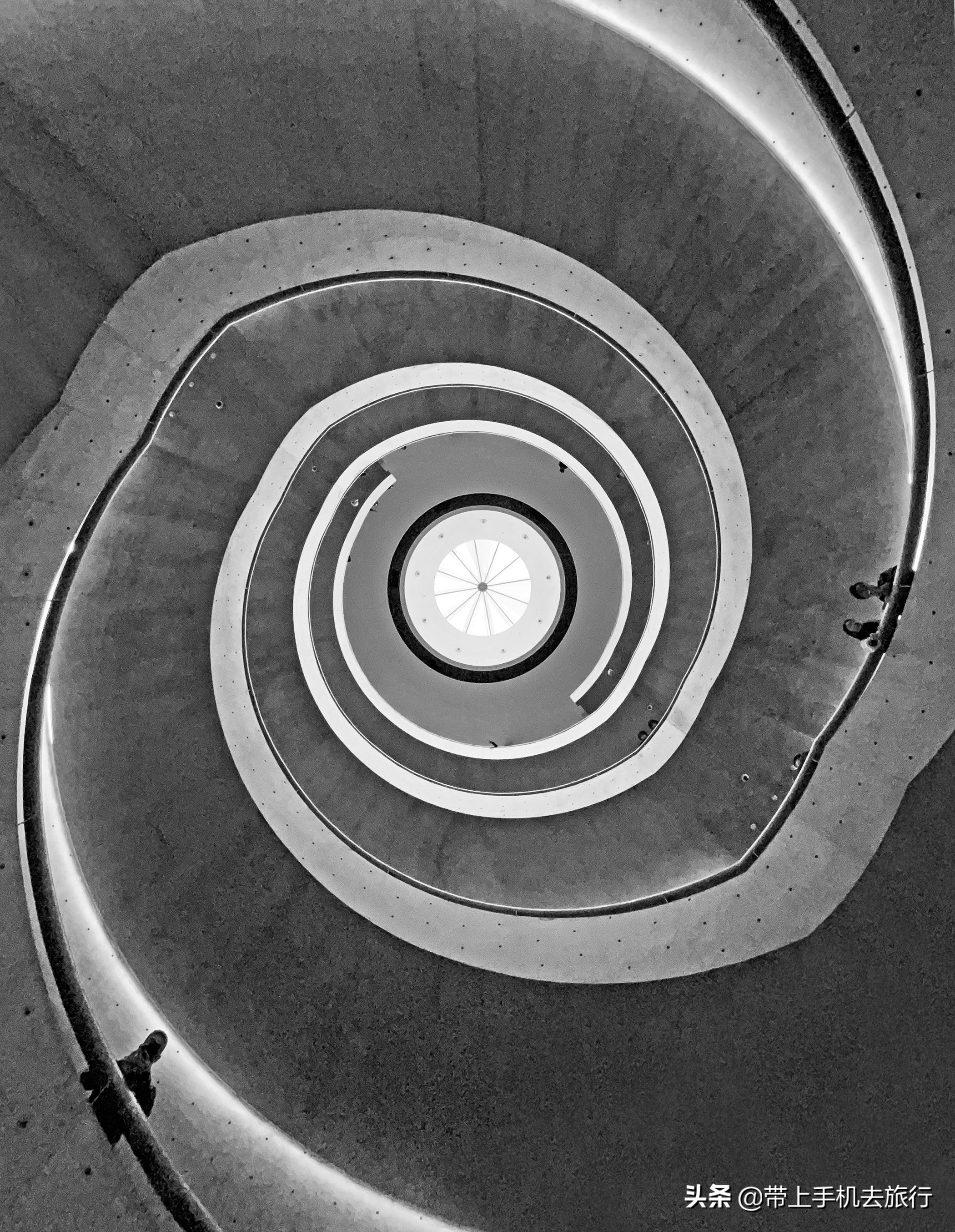 手机超广角垂直向上拍摄技巧,手机拍摄超广角无死角