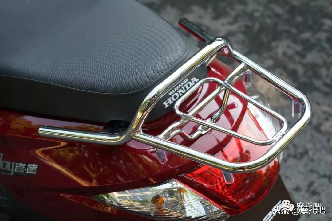 新大洲本田ns125d对比本田喜鲨125,五羊本田喜鲨125对比新大洲ns125d