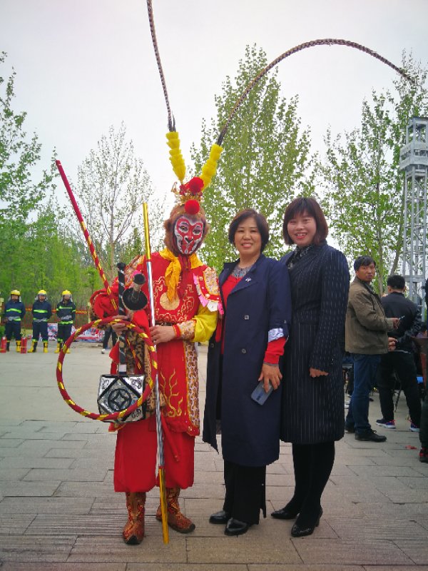 中国梦劳动美工会情河南省总工会等单位送戏进京慰问河南务工人员