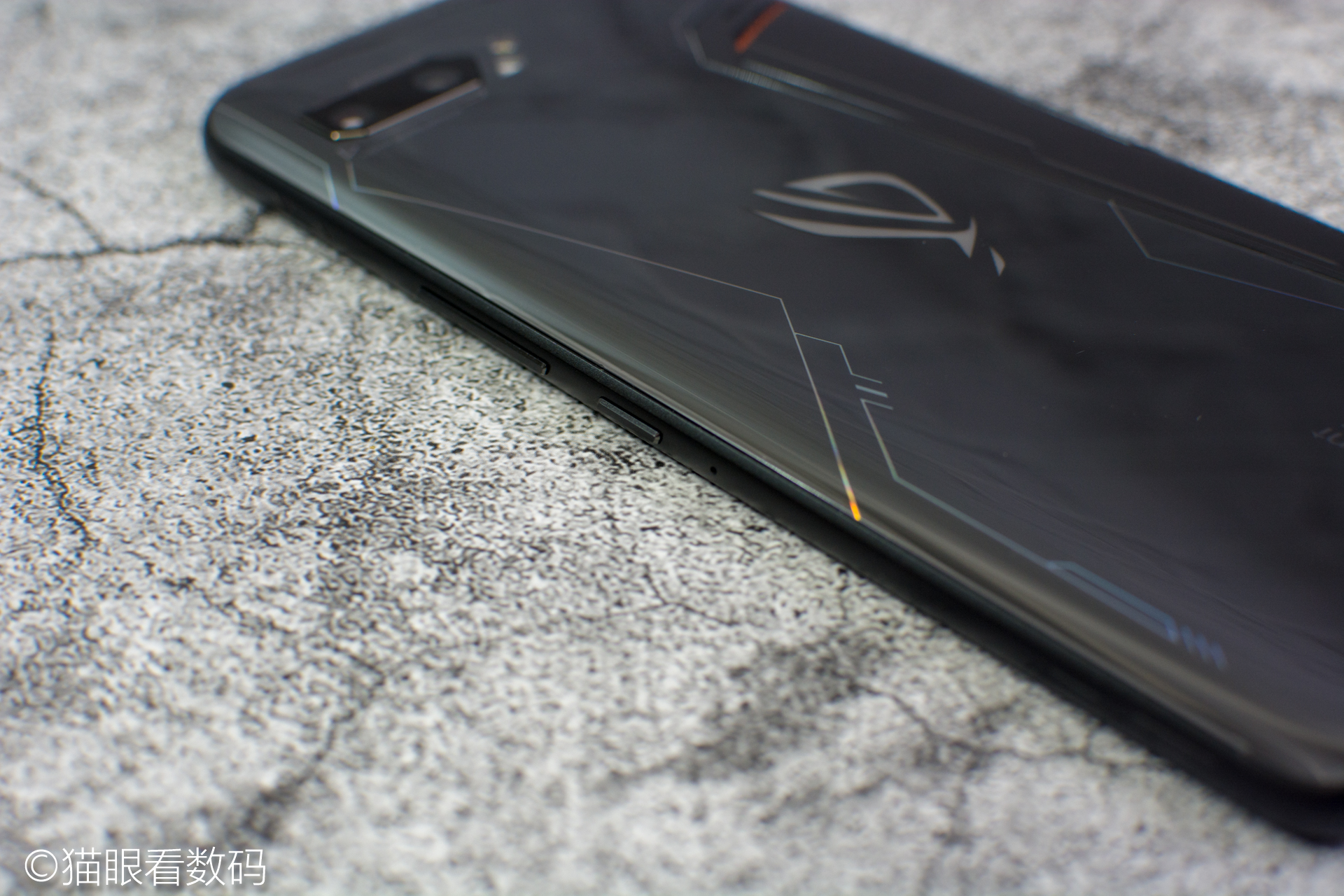 华硕rog2顶配开箱,华硕rog2至尊版测评