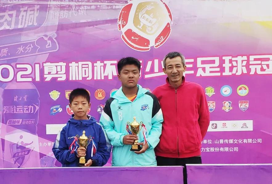 再传捷报下一句,再传捷报纪录片