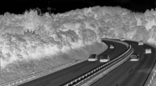 瞬间转移监控视频,监控拍下的惊人瞬间