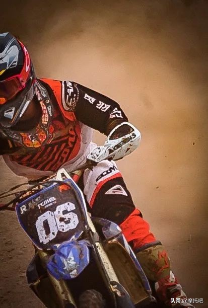 这摩托真好喝。。。不对....这酒真好骑！