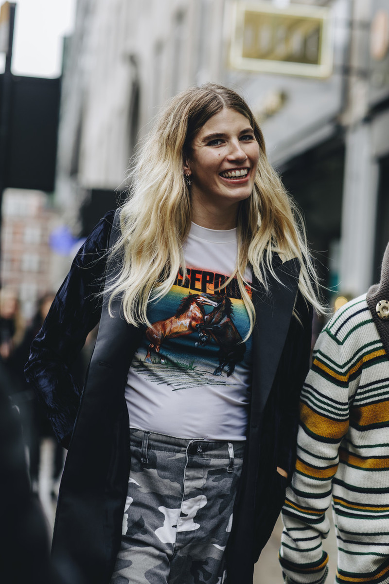 丝绒和什么面料搭配 (丝绒面料做什么款好看)