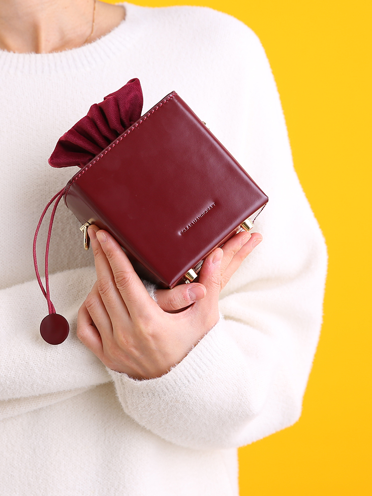 除了小ck还有什么小众品牌包包,9款百搭且不容易撞款的小众包包