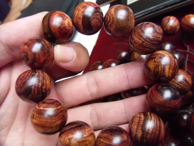 男士细手腕适合戴什么文玩,适合夏天佩戴的文玩男