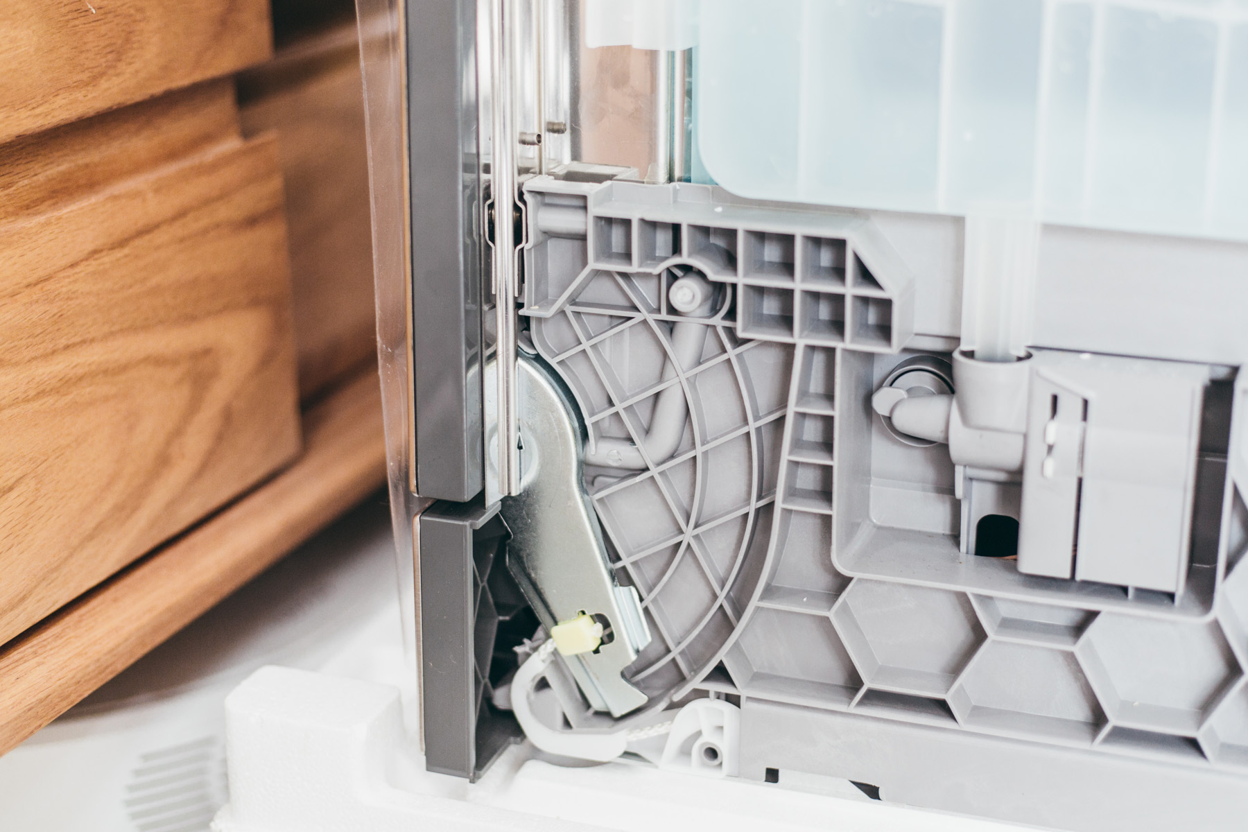 西门子嵌入式洗碗机怎么样拆装,嵌入式西门子洗碗机安装效果