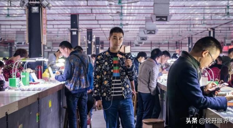 直播上卖翡翠便宜,直播的翡翠怎么那么便宜是真的吗