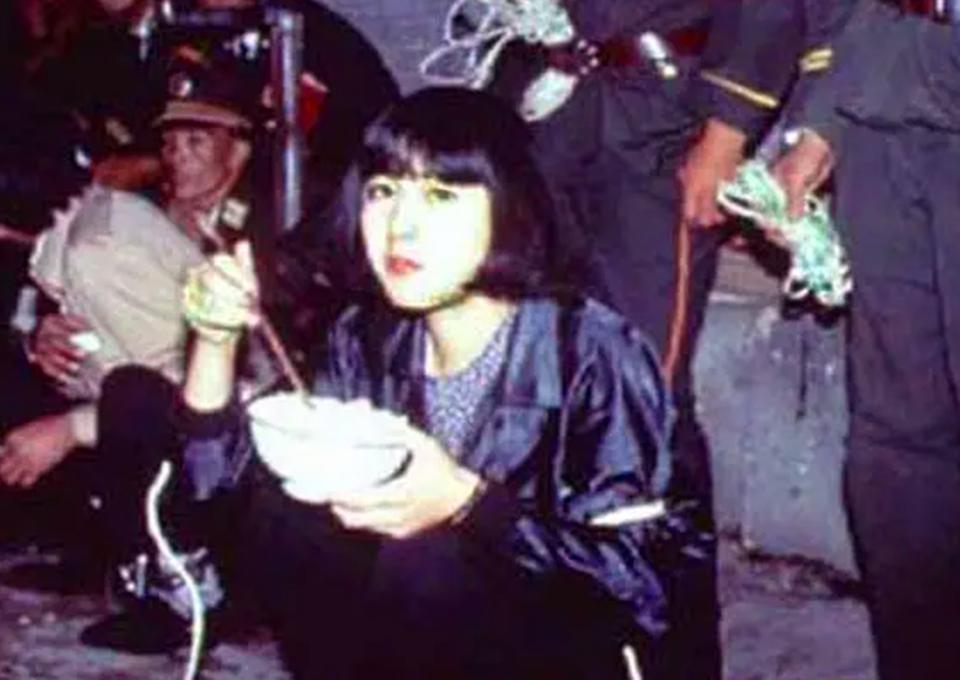 痴情女为情郎断送了性命,痴情女子为了爱人的未来甘愿入狱