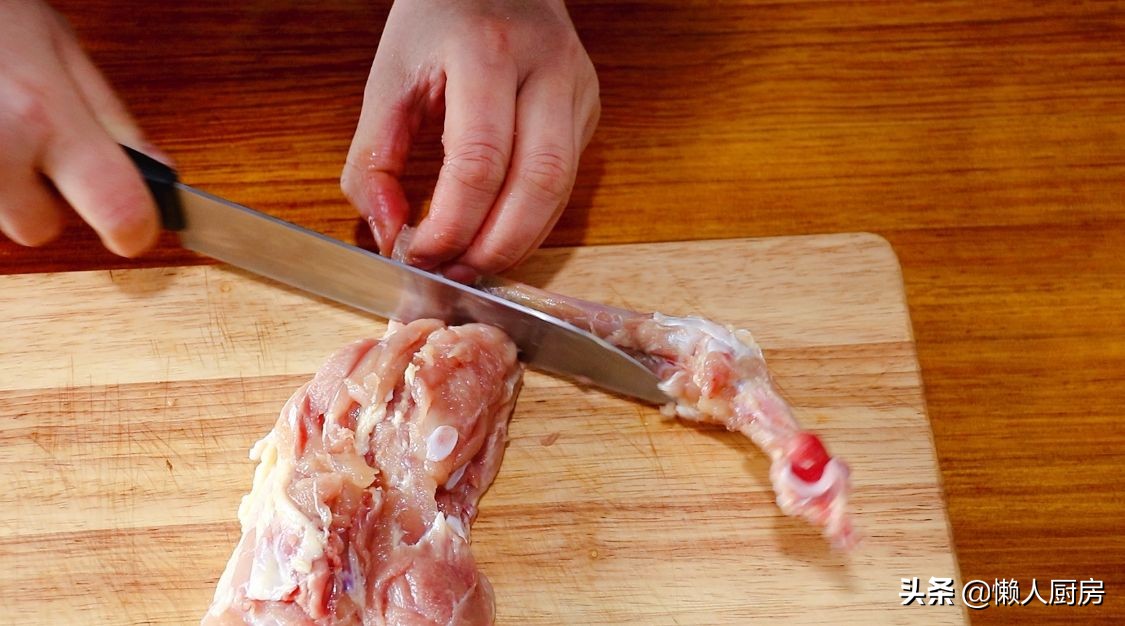 黄焖鸡腿做前要腌吗,鸡做熟了有腥味