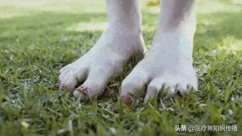 脚气引起的脚面溃烂肿胀怎么治愈,脚气用什么药膏可以彻底治愈