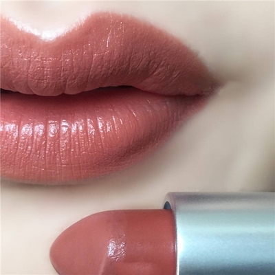唇色深涂什么唇膏可以改善,唇色太深怎么淡化