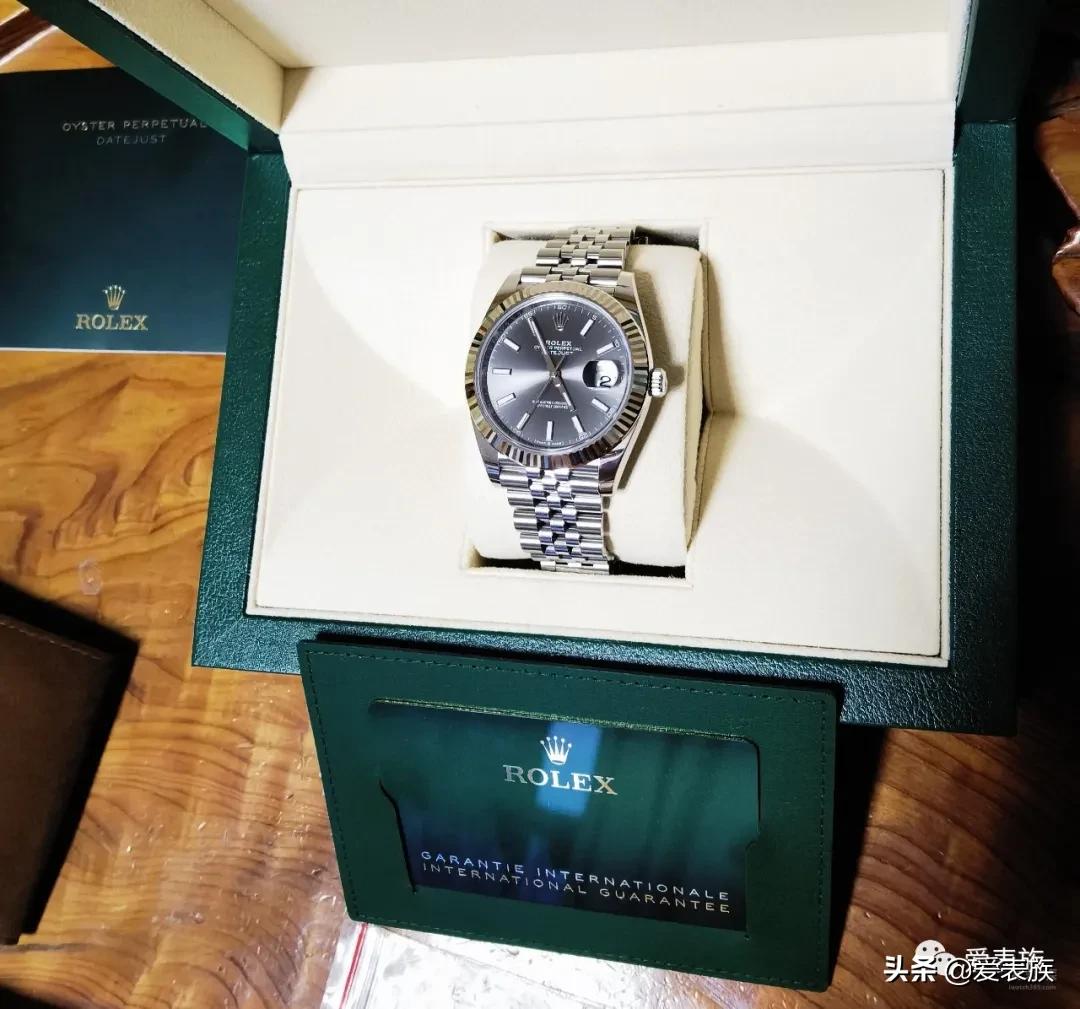 八年后携皇冠重回爱表一族，新年给自己的中年礼物