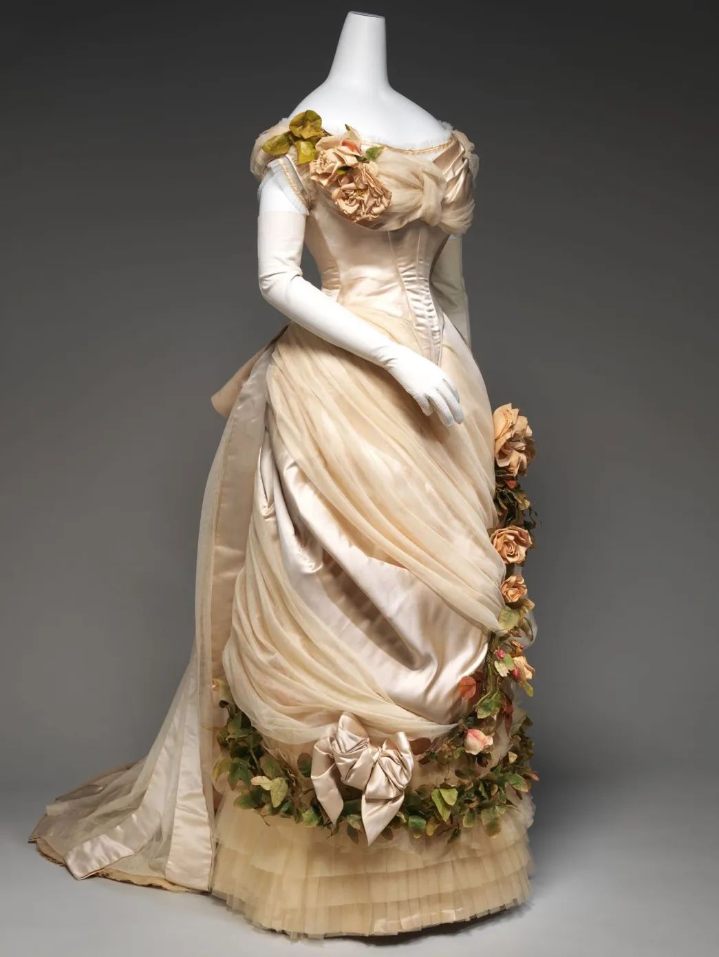 高跟鞋的前世,高跟鞋的前世故事