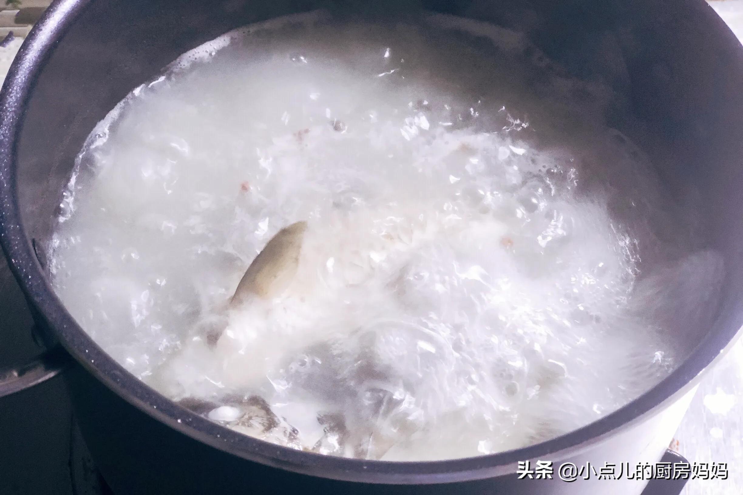 怎么熬出不腥的鲫鱼汤,熬鲫鱼汤不加猪油会不会白