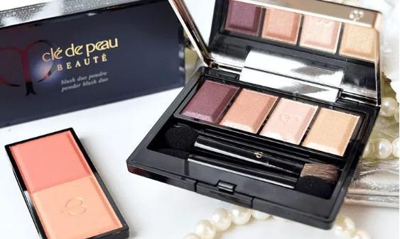 显嫩镜面唇釉推荐平价素颜黄皮,水晶唇釉平价